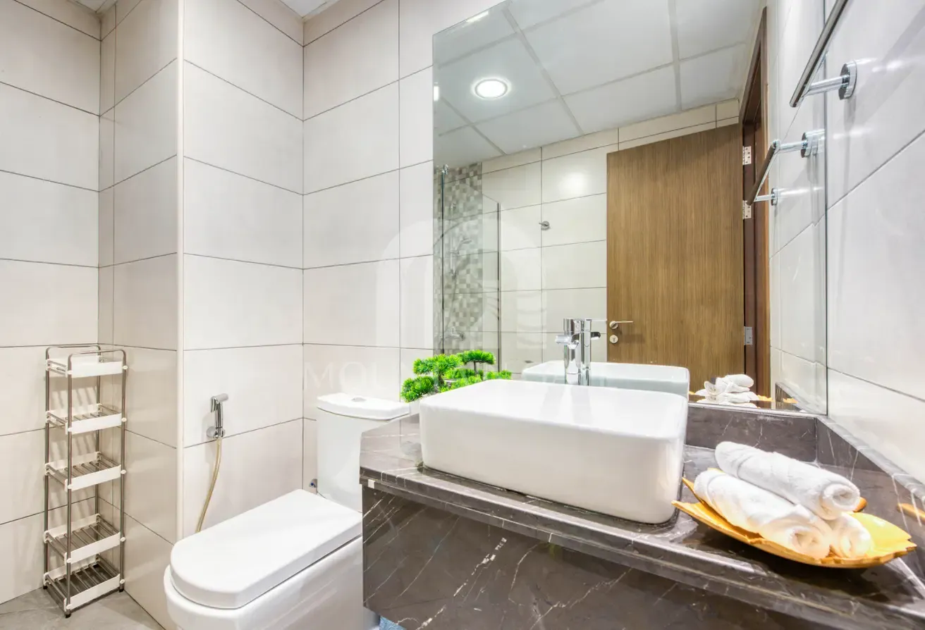 Spacious Furnished Stylish Building Open View