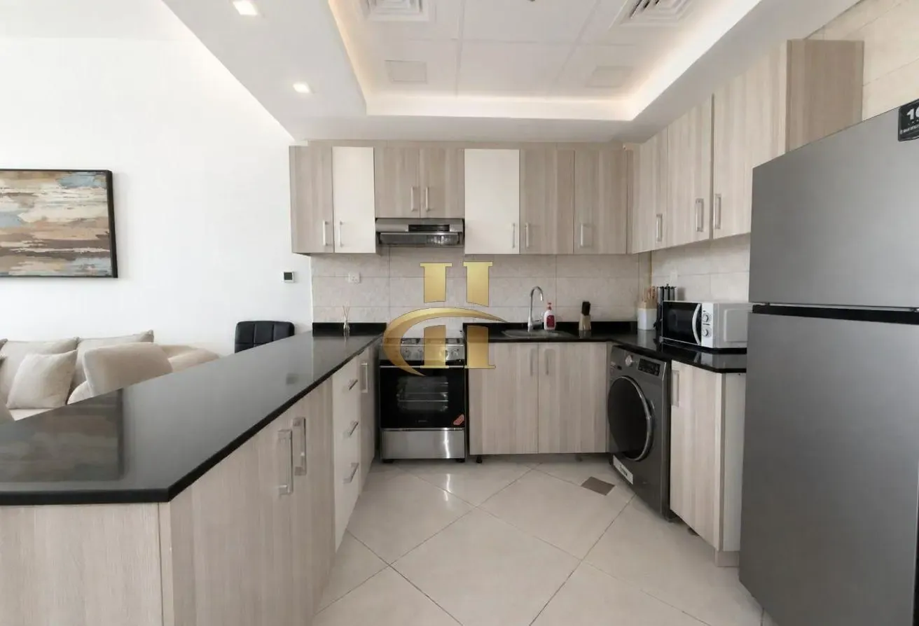 Luxury Living | Fully furnished | Fitted Kitchen