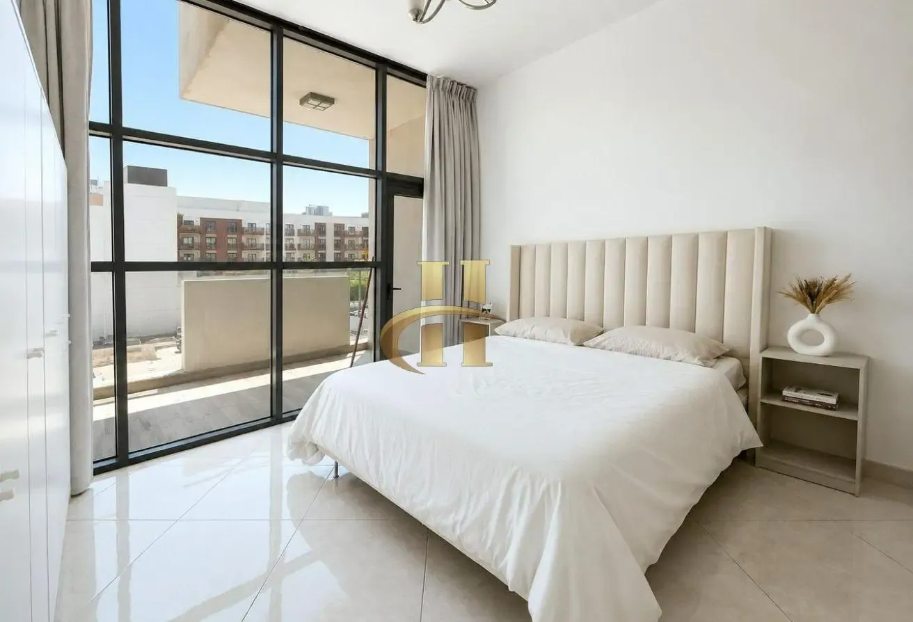 Luxury Living | Fully furnished | Fitted Kitchen