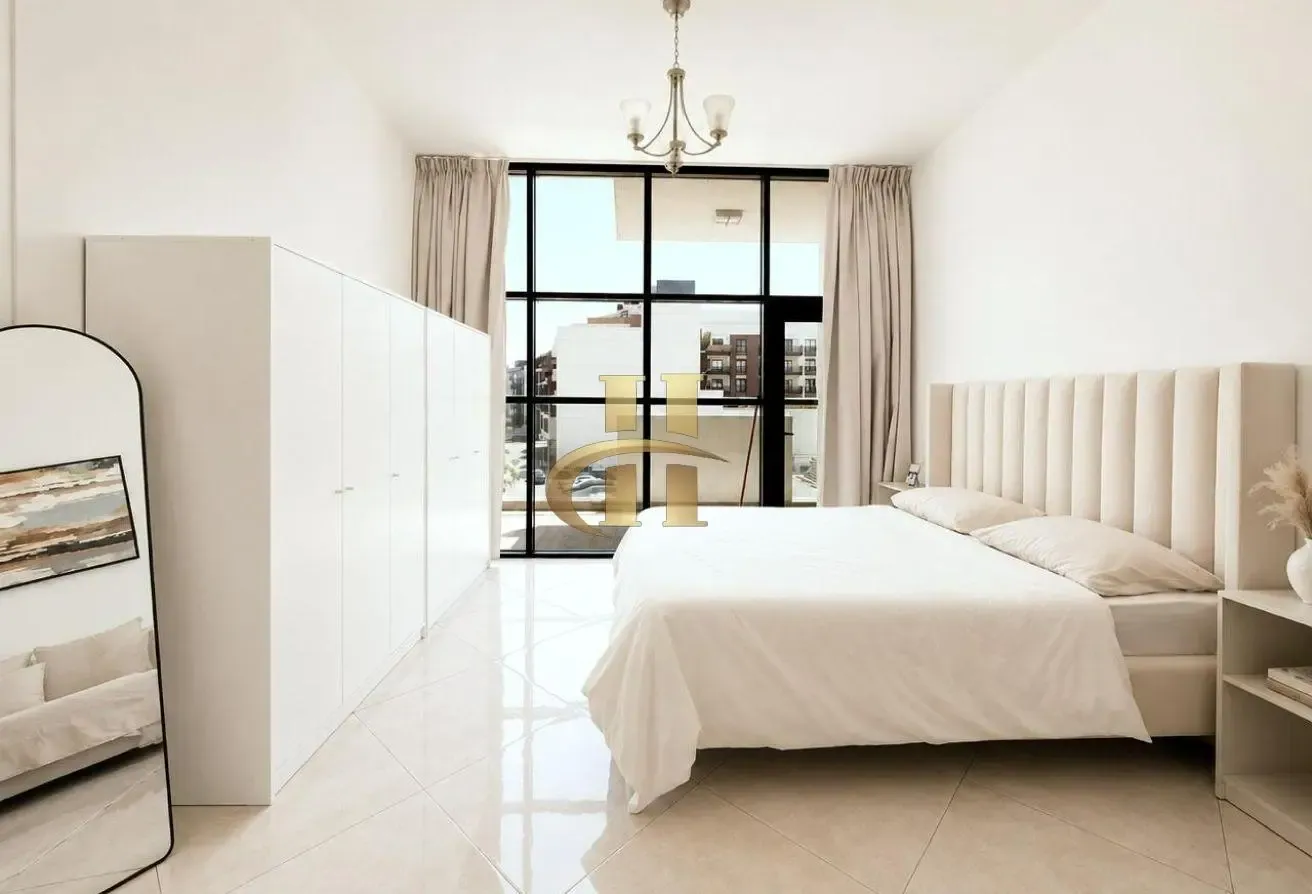 Luxury Living | Fully furnished | Fitted Kitchen