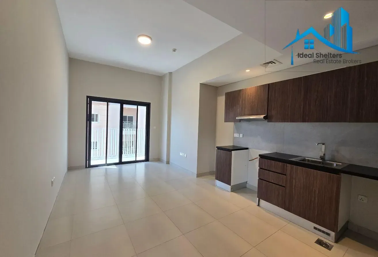PETS FRIENDLY OPEN PLAN VERY BRIGHT LIVING SPACE