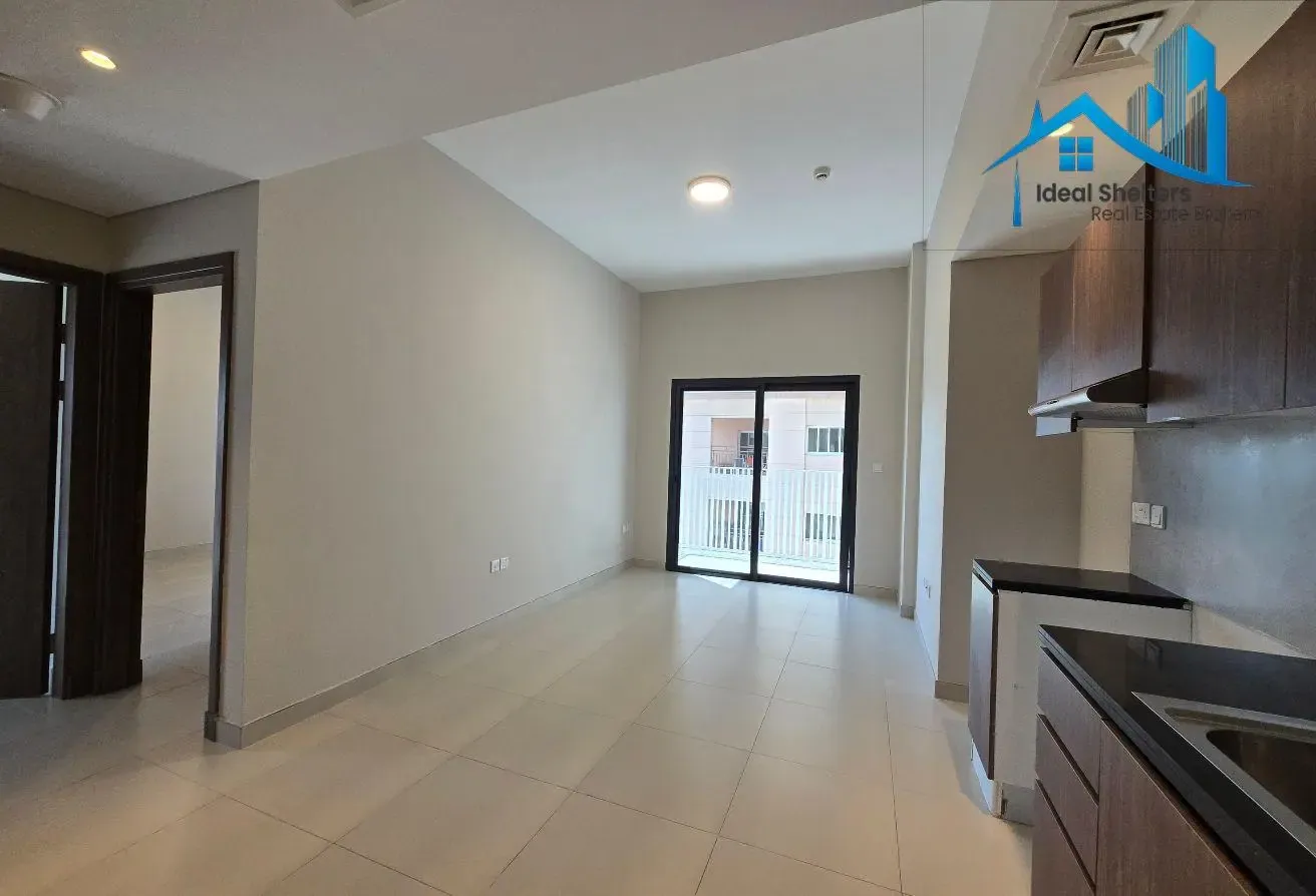 PETS FRIENDLY OPEN PLAN VERY BRIGHT LIVING SPACE