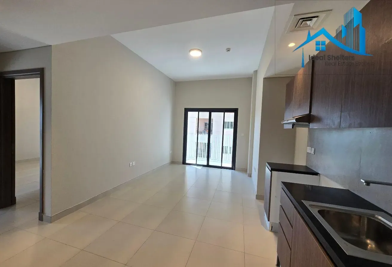 PETS FRIENDLY OPEN PLAN VERY BRIGHT LIVING SPACE
