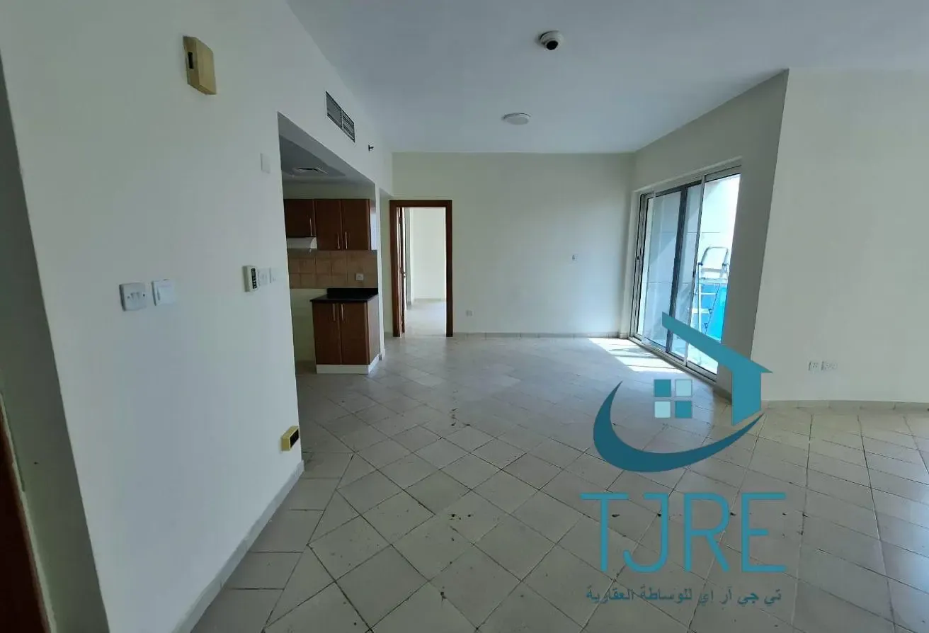 Spacious | Full Lake View | With Parking |