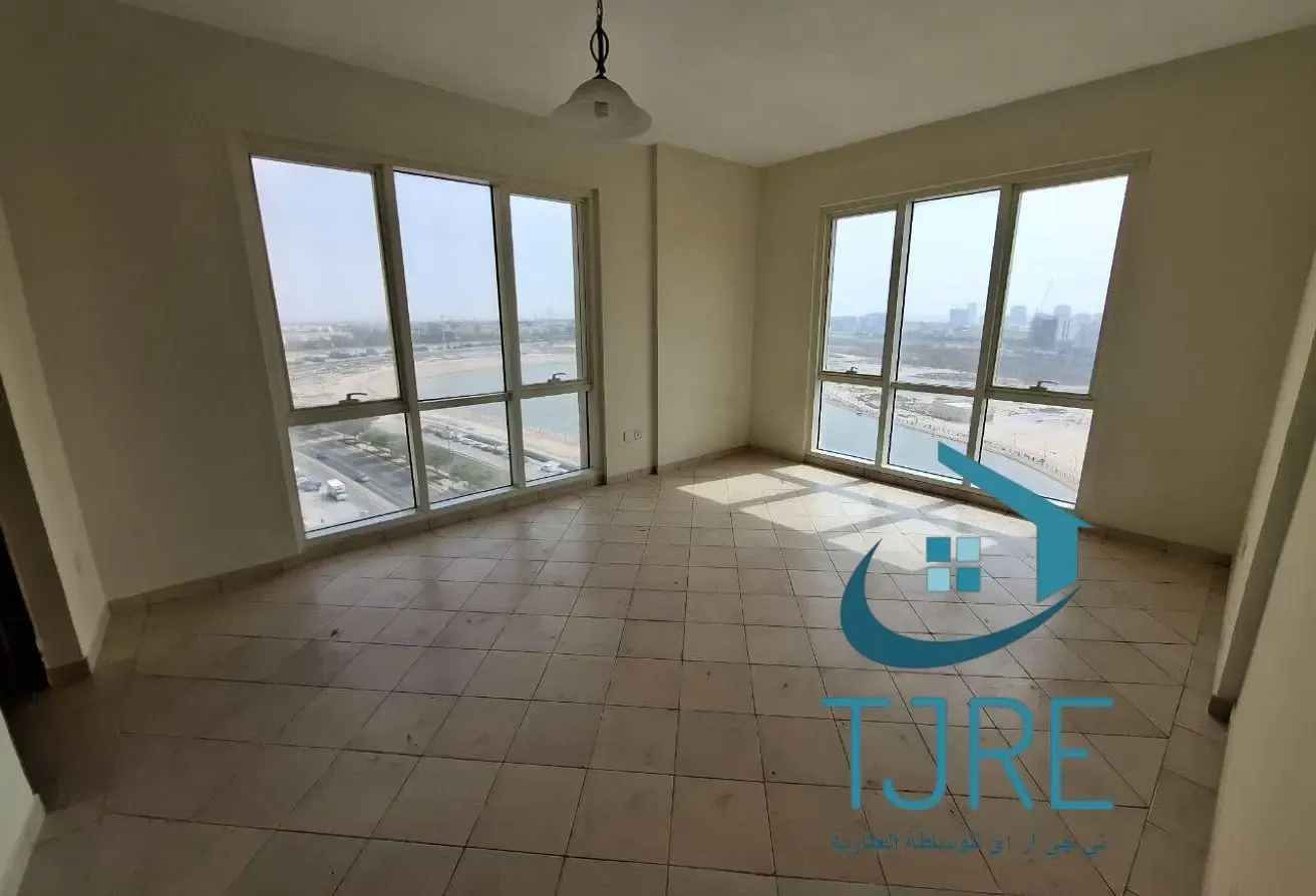 Spacious | Full Lake View | With Parking |