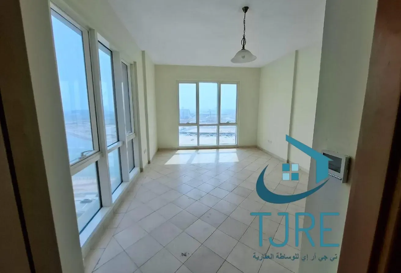 Spacious | Full Lake View | With Parking |