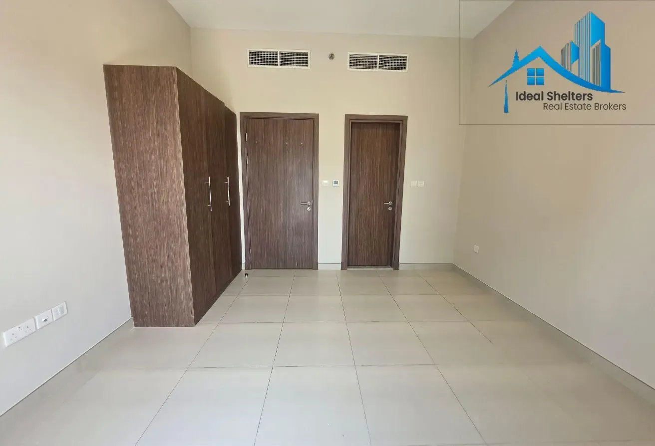 2BR 2ENSUIET BATH NO HALL FOR FAMILY OR STAFF IMPZ