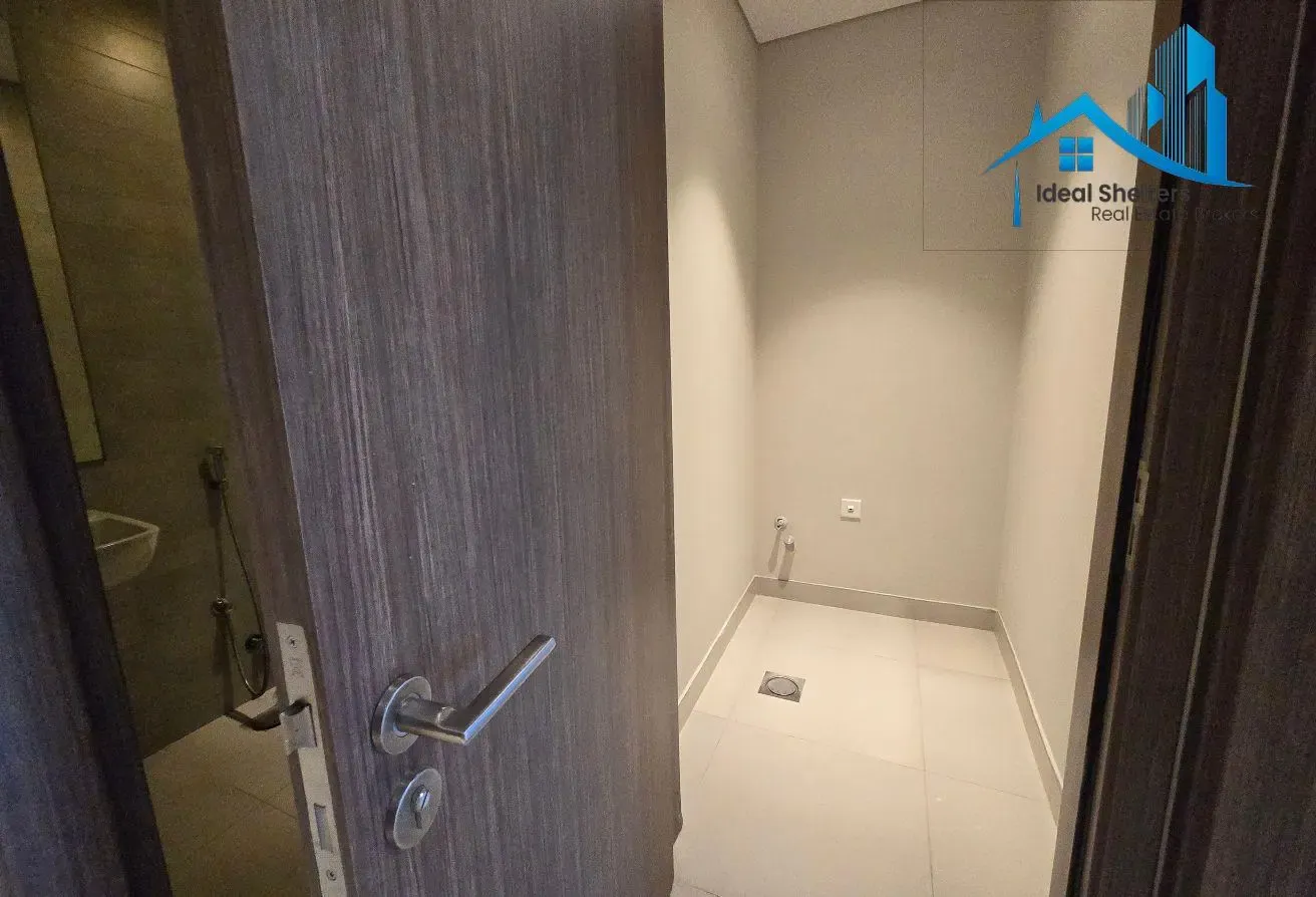 2BR NO HALL  AVAILABLE FOR EXECUTIVE COMPANY STAFF