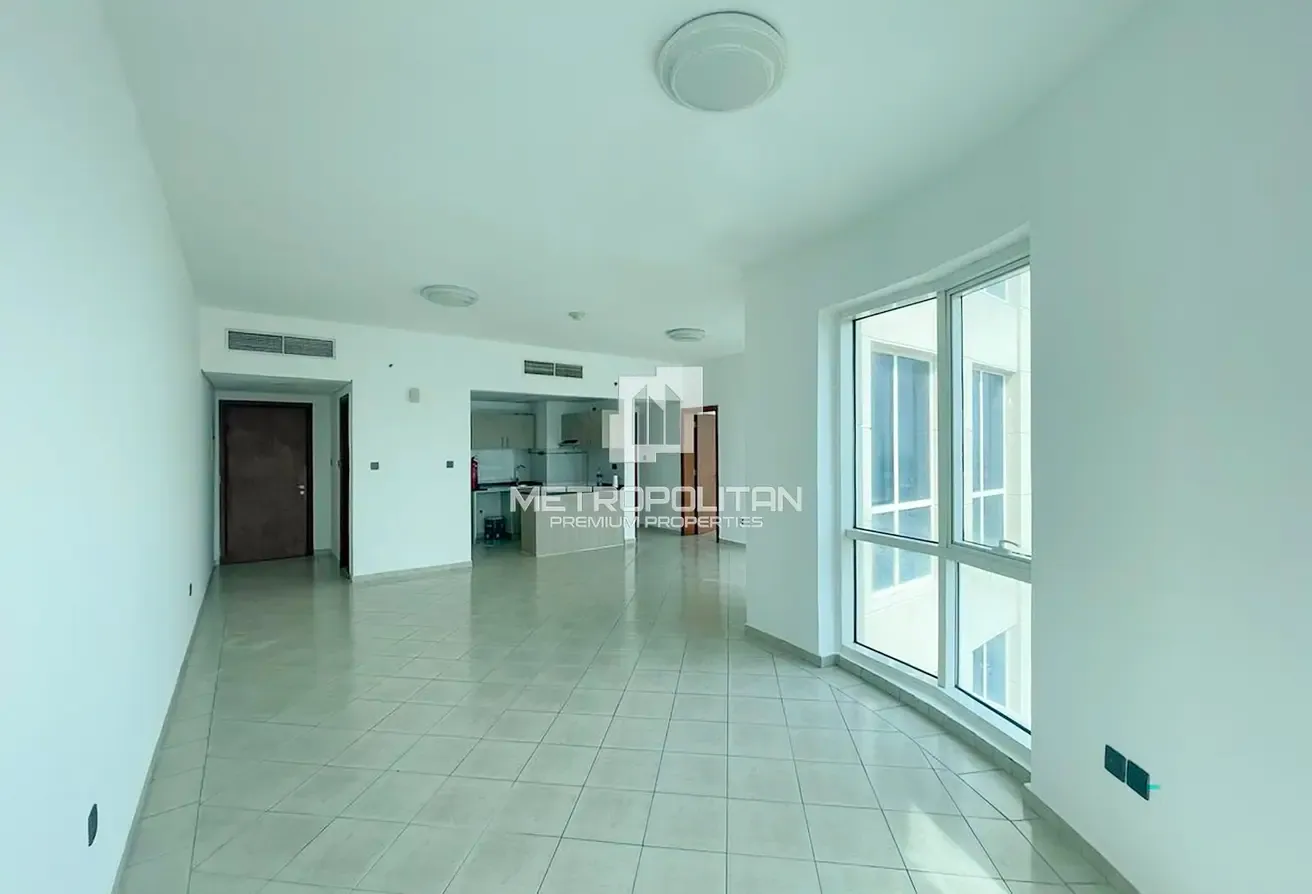 Flexible payment options, renovated, upgraded unit