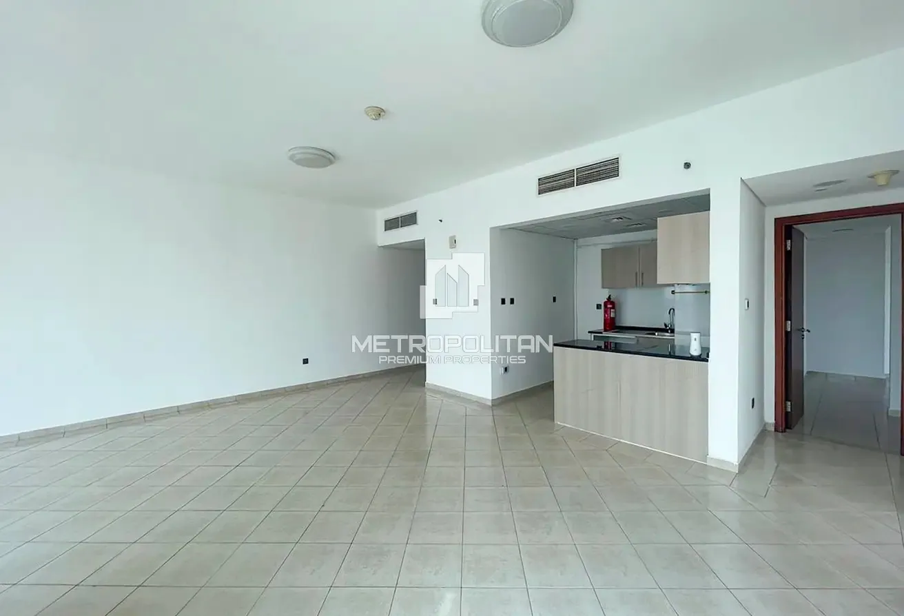Flexible payment options, renovated, upgraded unit