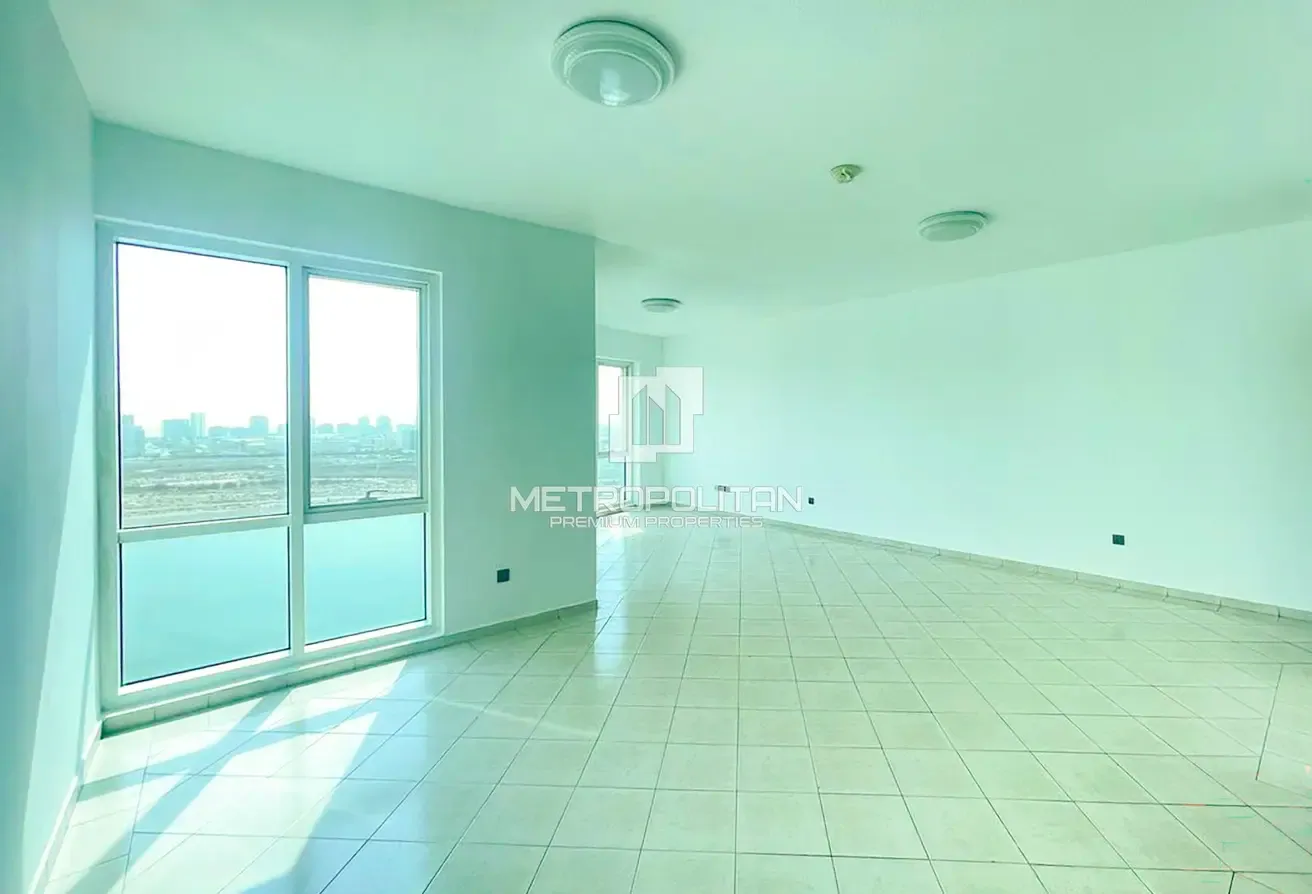 Flexible payment options, renovated, upgraded unit