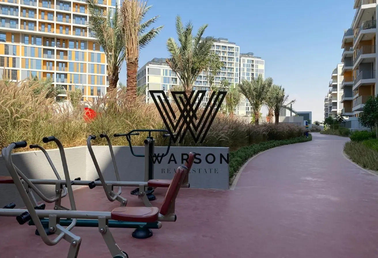 VACANT | COMMUNITY POOL VIEW | SPACIOUS