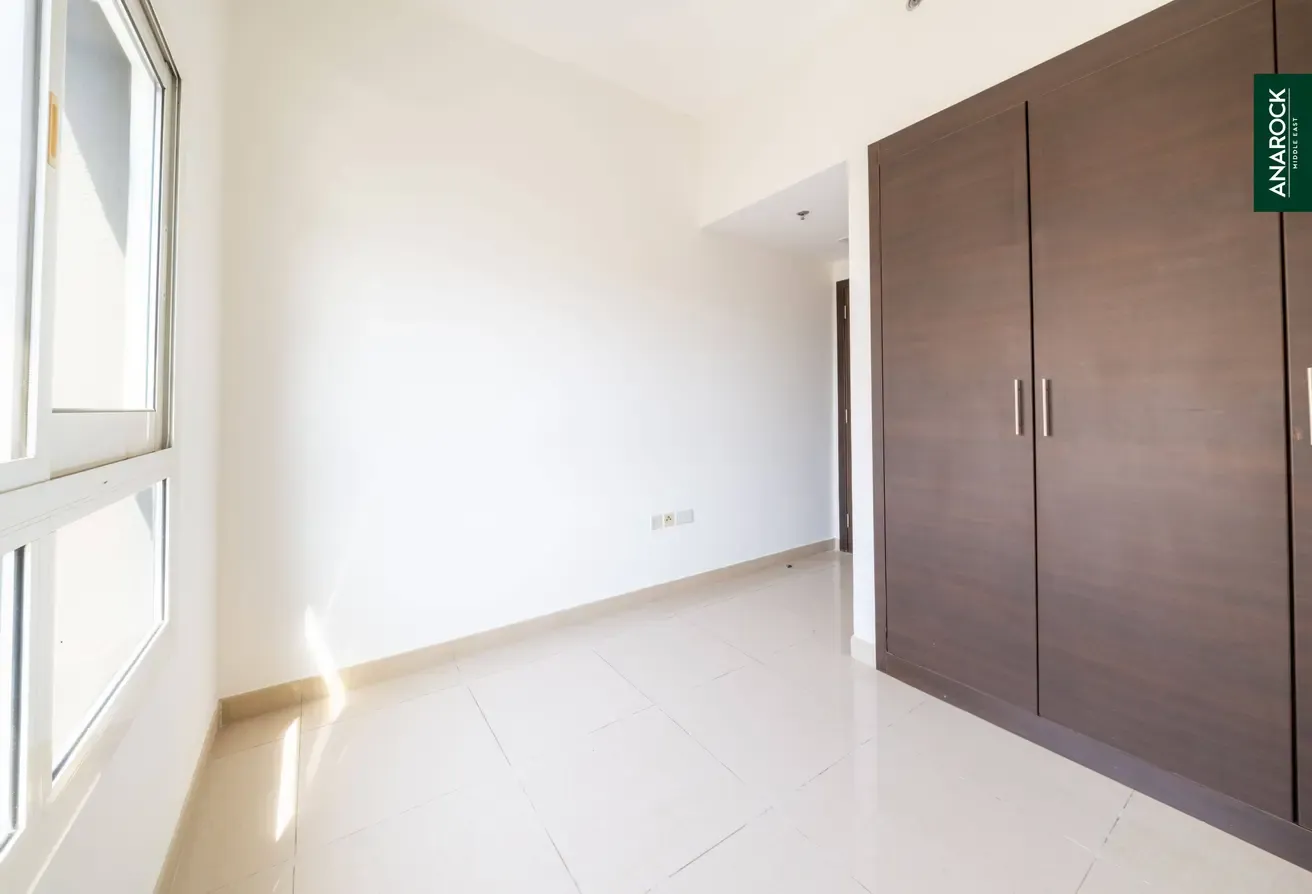 Spacious | Converted Layout | Mid Floor
