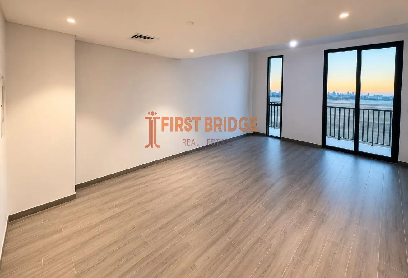 Community Living | Golf View | Closed Kitchen