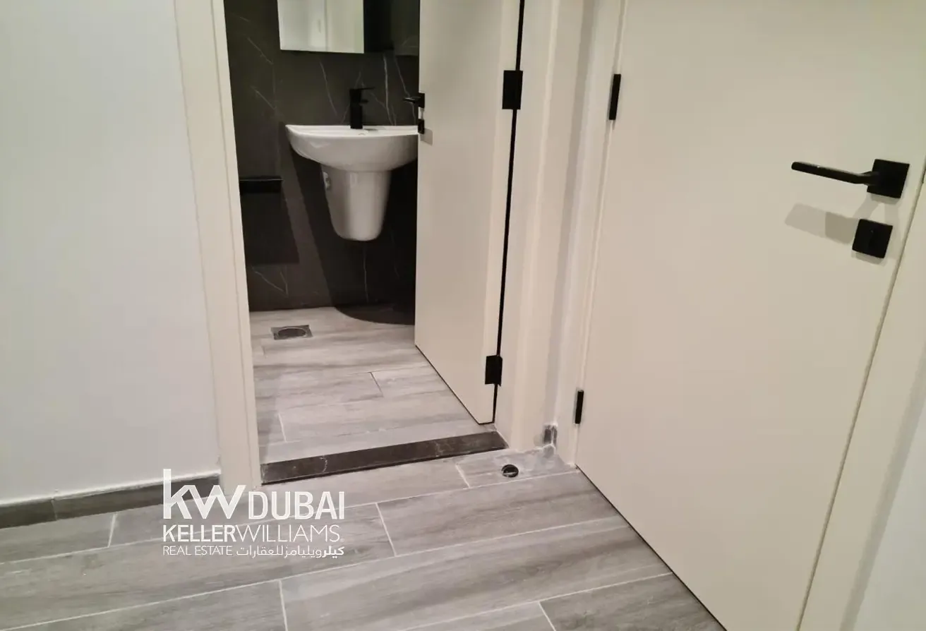 Spacious 2BR | Ready to Move | Prime Location