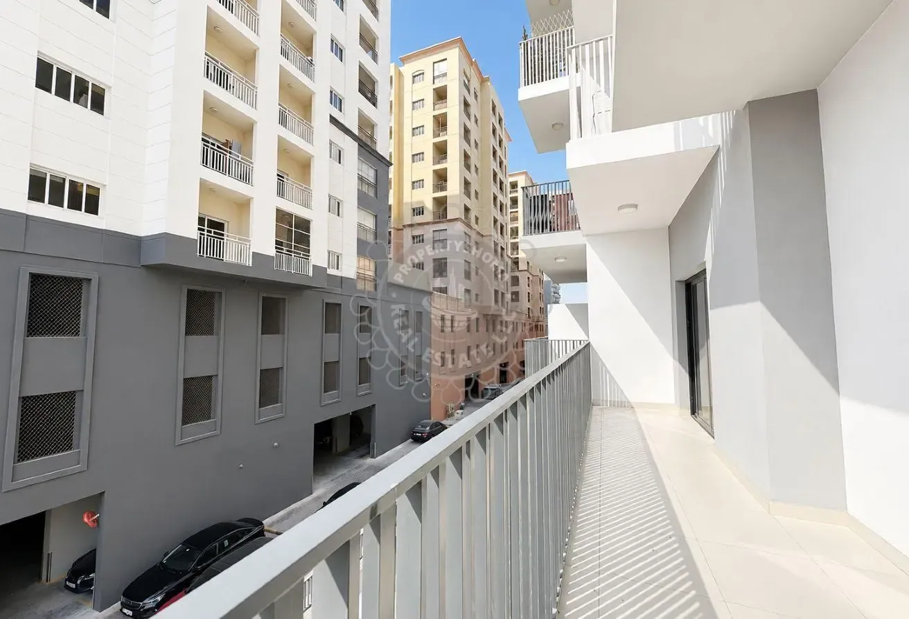 2BR Apt | Open Kitchen | Multiple CH