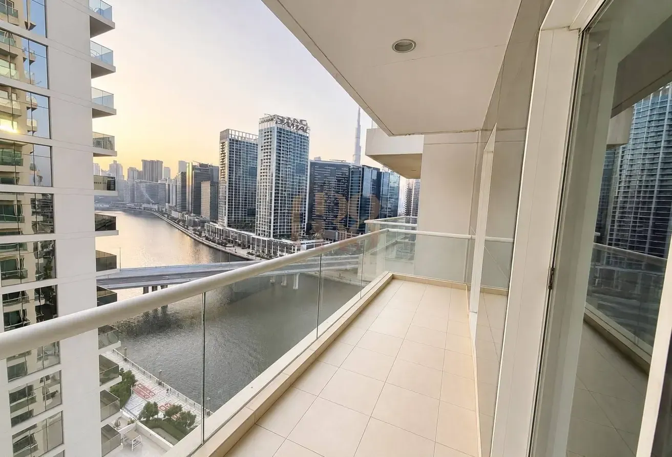 Spacious 1BR | Mayfair Residency | Business Bay