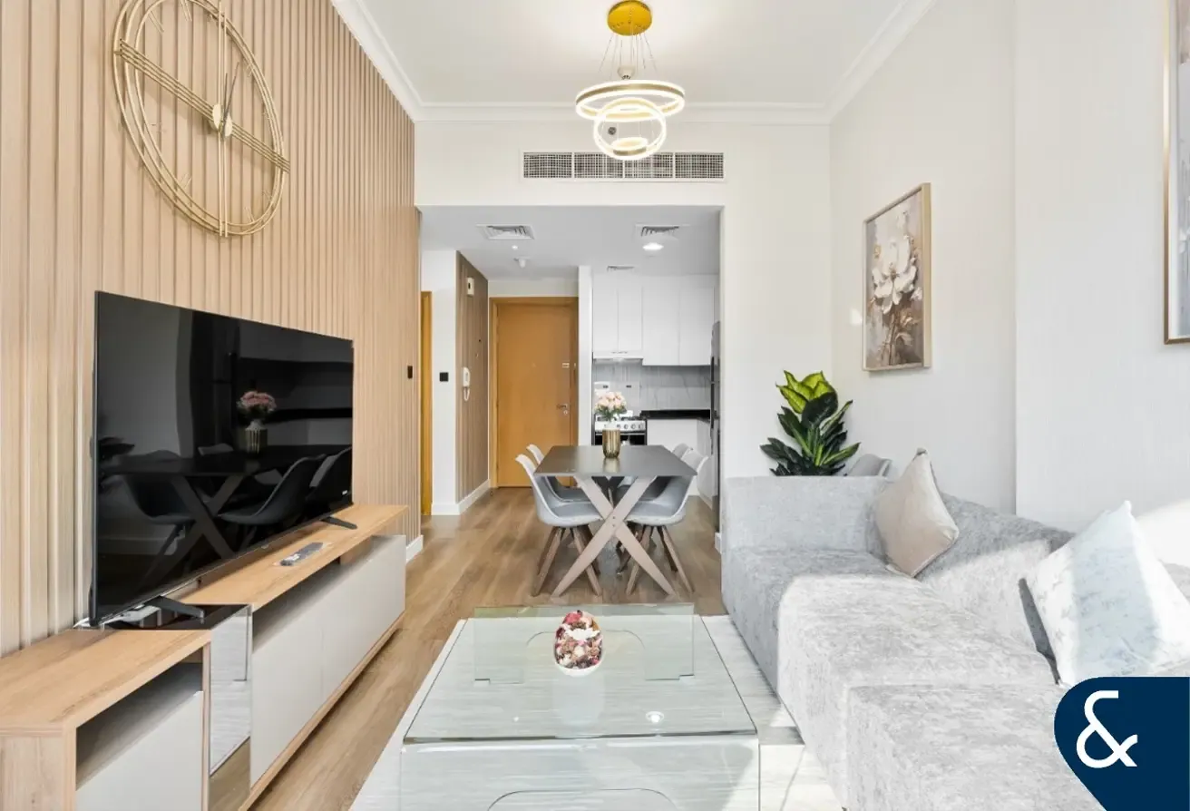 One Bedroom | Fully Upgraded | Vacant