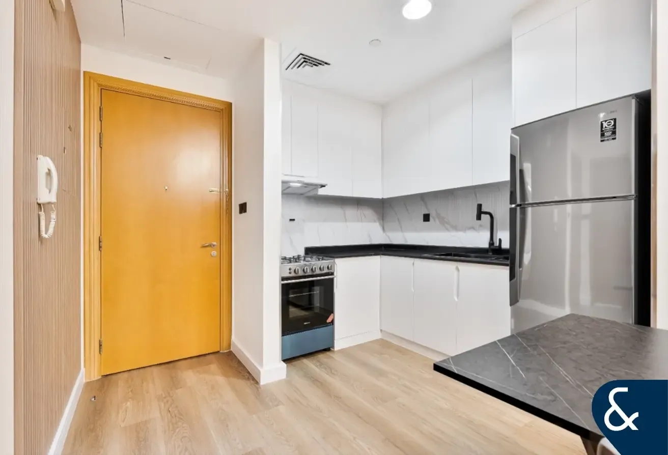 One Bedroom | Fully Upgraded | Vacant