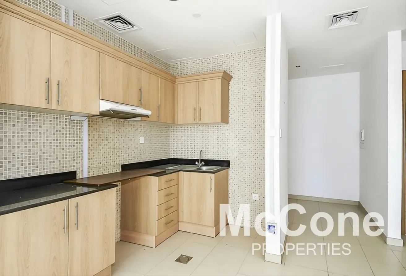 Prime Location | Spacious | Multiple Cheques