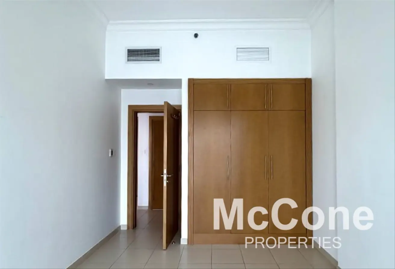 12 Cheques | Canal View | High Floor | Hot Deal