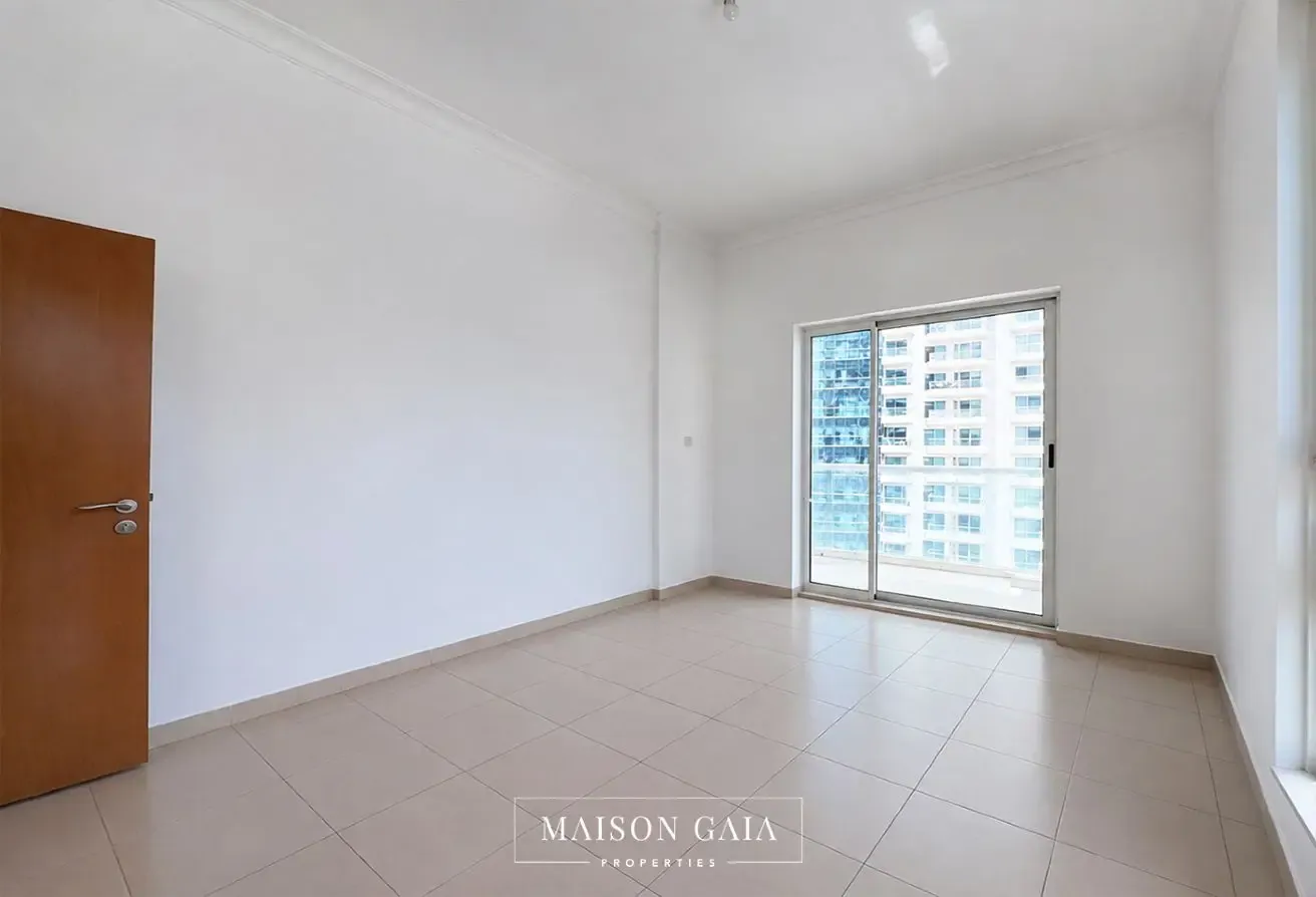 Water Canal View | Spacious Layout | 859 SqFt