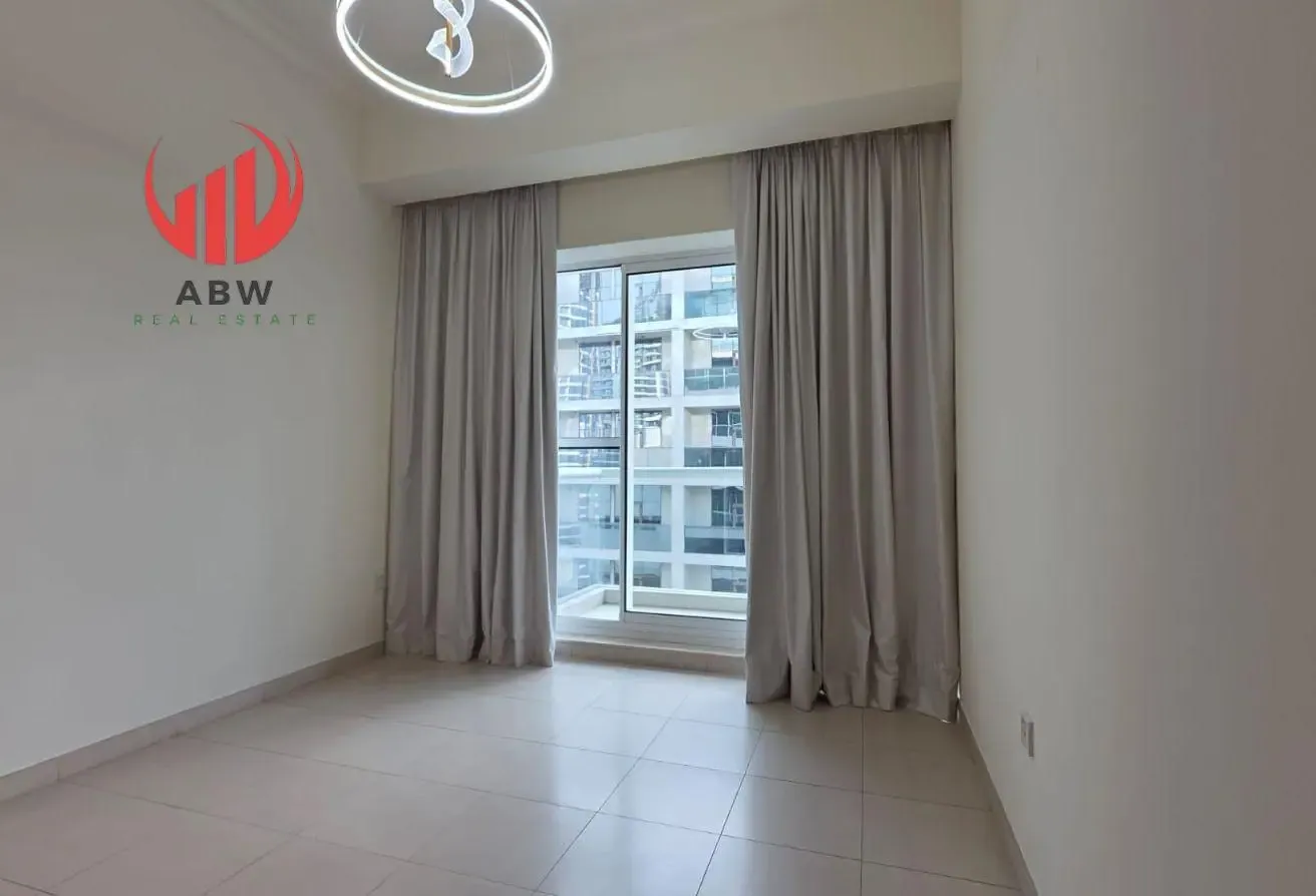 City & Canal View | Fully Renovated | High Floor