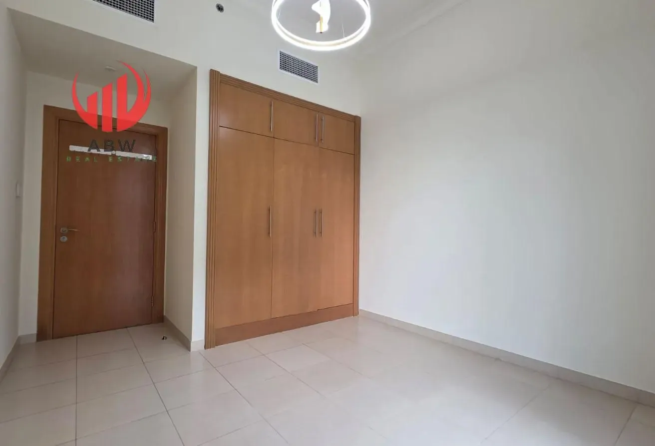 City & Canal View | Fully Renovated | High Floor