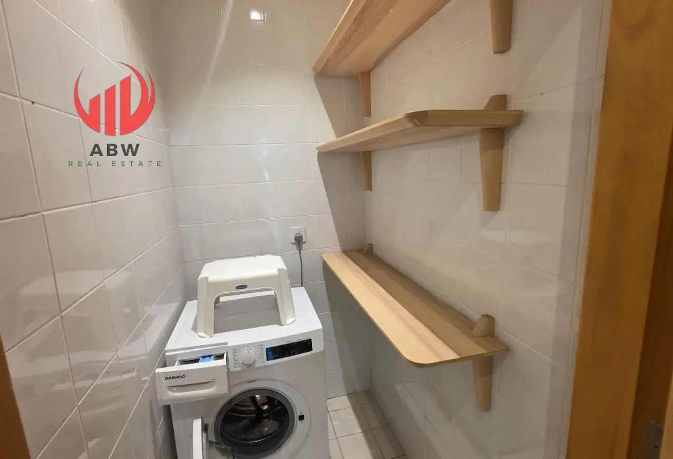 City & Canal View | Fully Renovated | High Floor