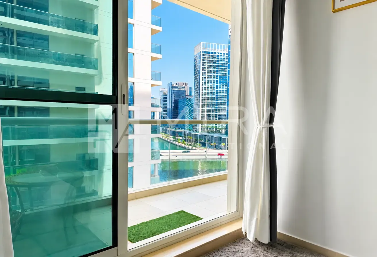 Furnished | Burj khalifa & Canal View | Vacant