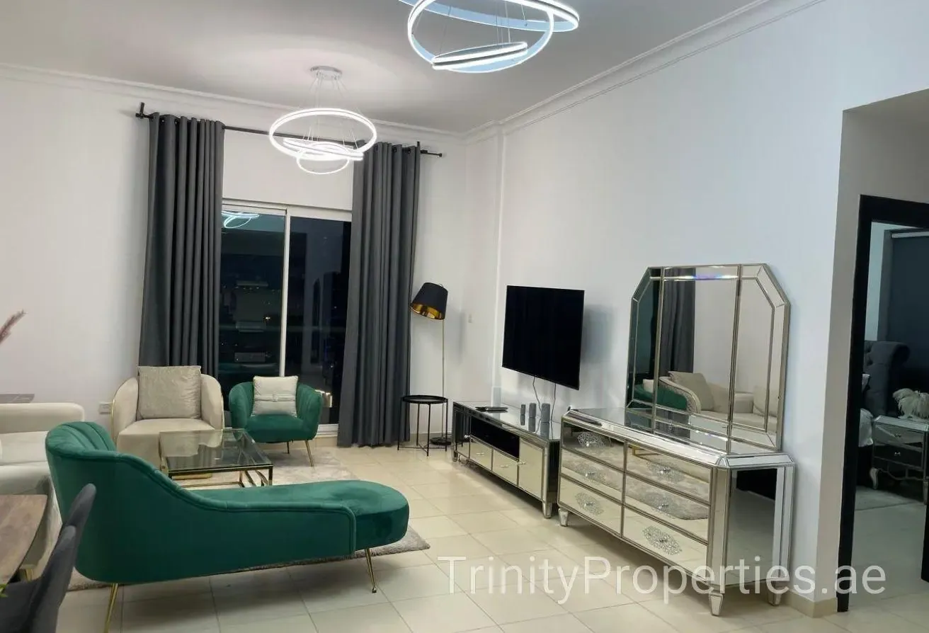 Canal Views | Spacious 1 Bedroom | Furnished
