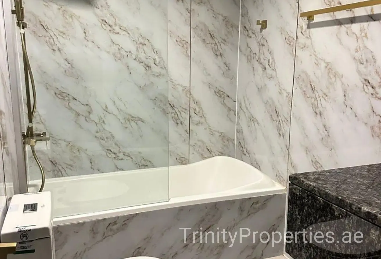 Canal Views | Spacious 1 Bedroom | Furnished