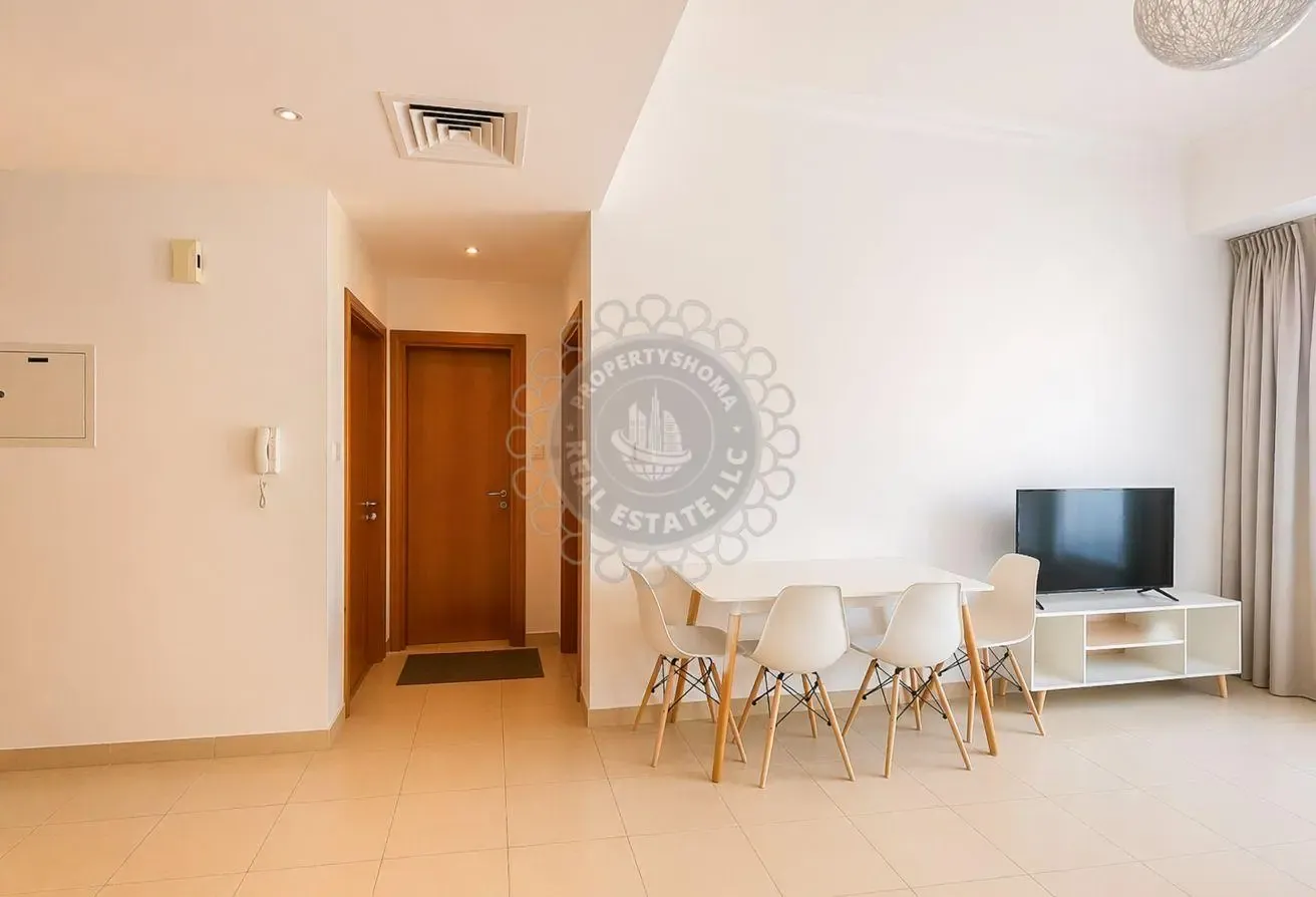 Bright 1BR Apartment | Canal View | Vacant