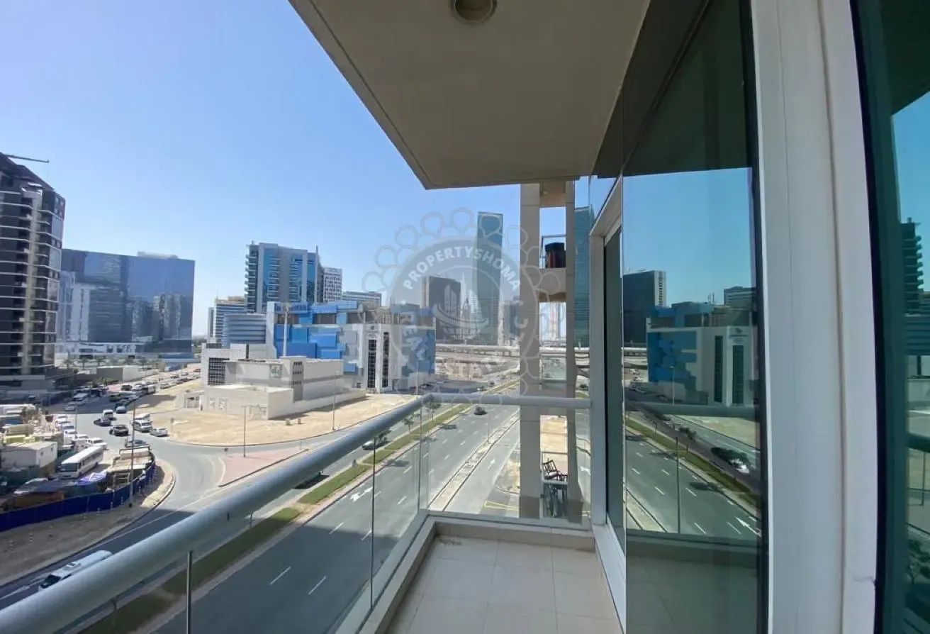 Bright 1BR Apartment | Canal View | Vacant