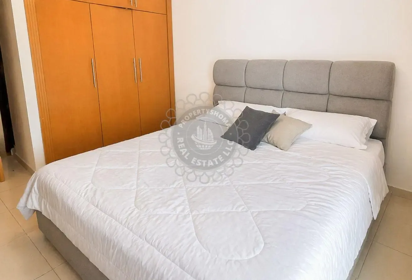 Bright 1BR Apartment | Canal View | Vacant