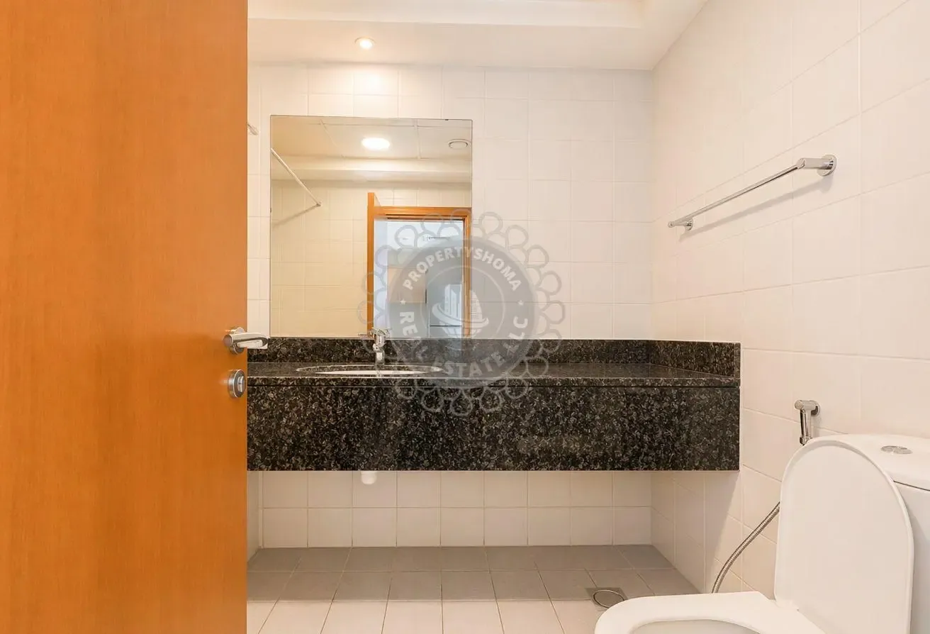 Bright 1BR Apartment | Canal View | Vacant