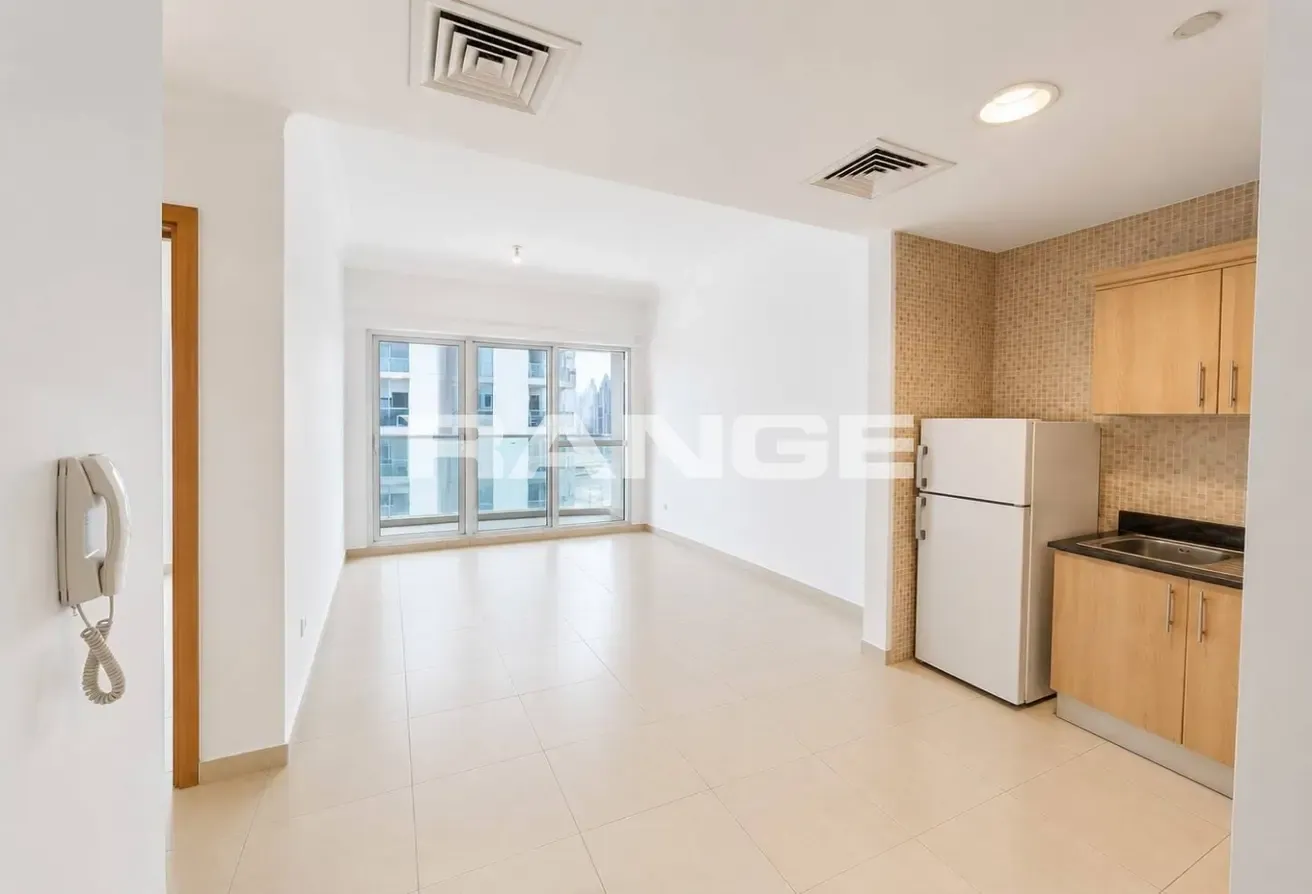 Canal View| Prime Location | On High Floor