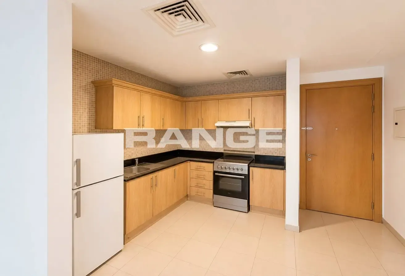 Canal View| Prime Location | On High Floor