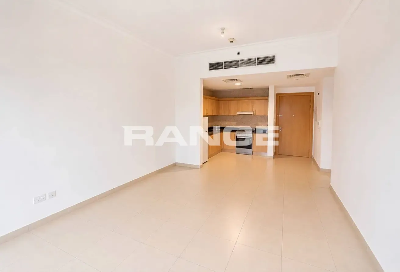Canal View| Prime Location | On High Floor