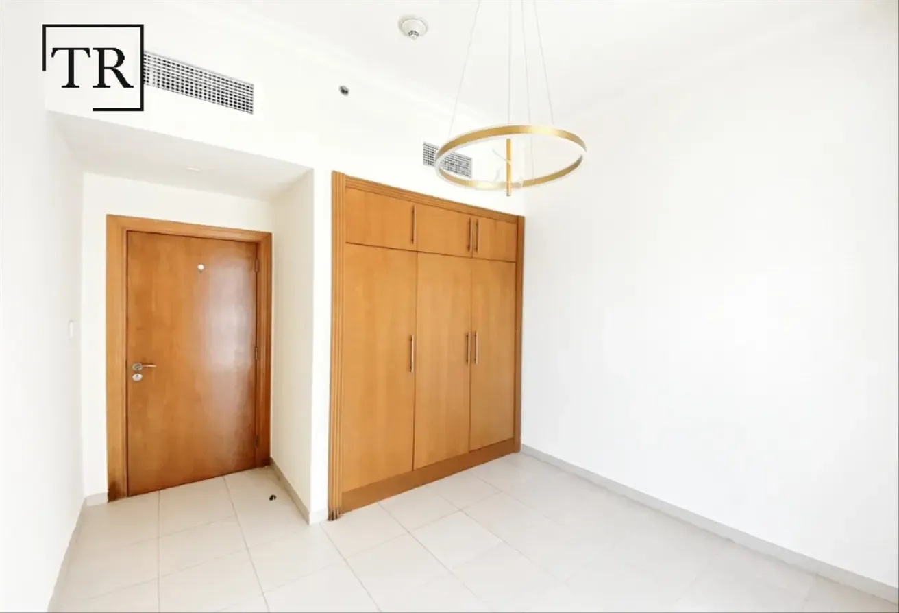 Elegant Finishes | Scenic Canal Views | Upto 6chqs