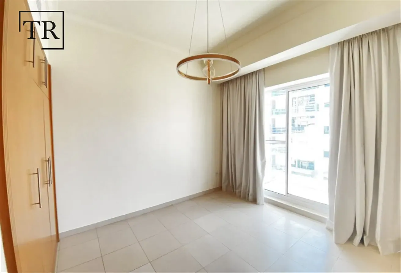 Elegant Finishes | Scenic Canal Views | Upto 6chqs