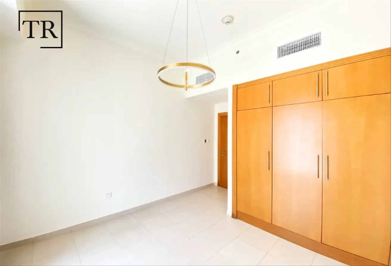 Elegant Finishes | Scenic Canal Views | Upto 6chqs