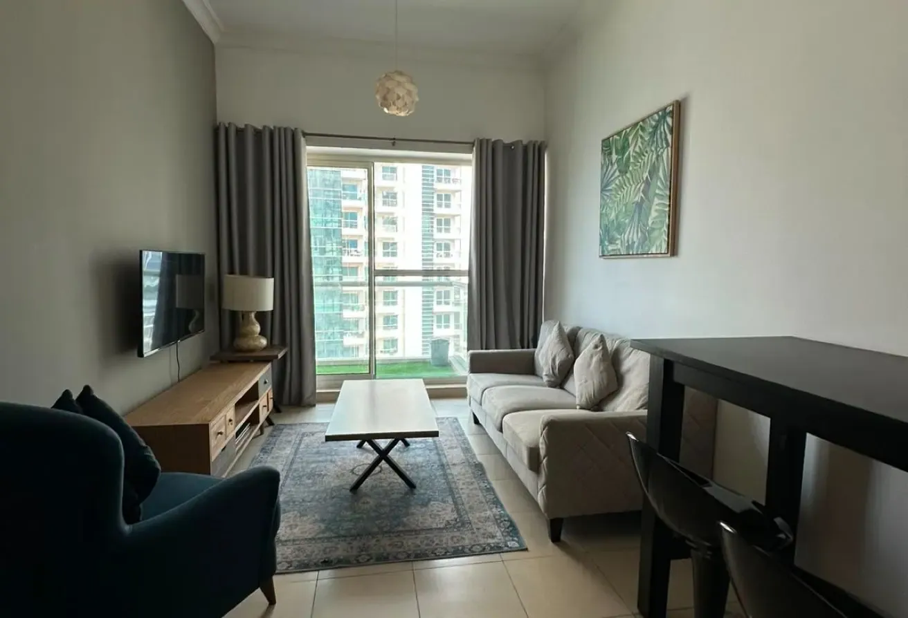 1 BR Apartment in Business Bay with Water View
