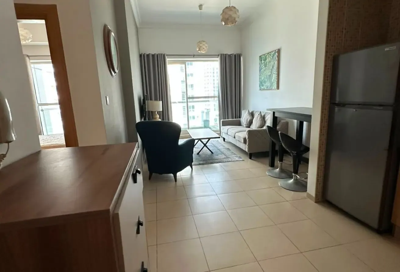 1 BR Apartment in Business Bay with Water View