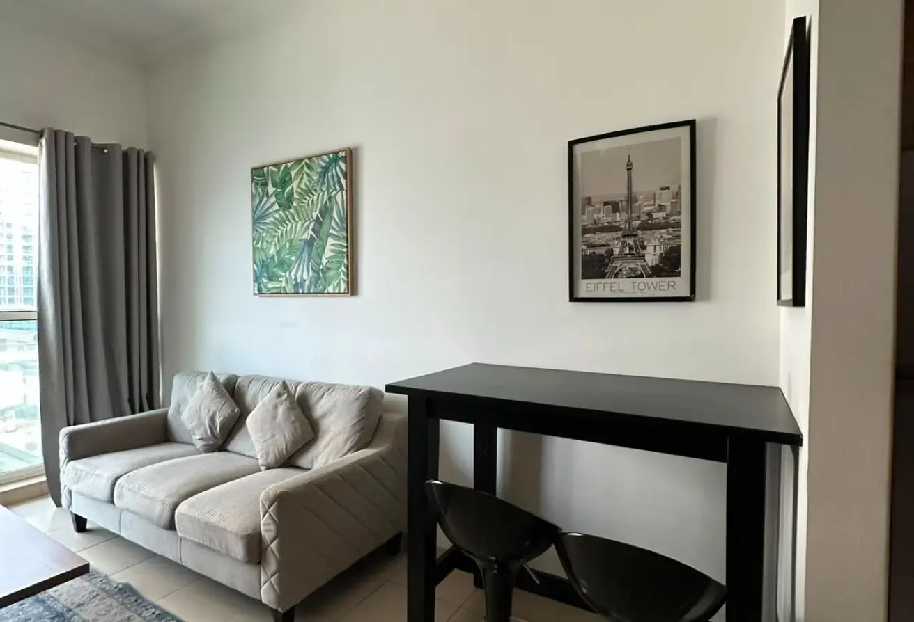 1 BR Apartment in Business Bay with Water View