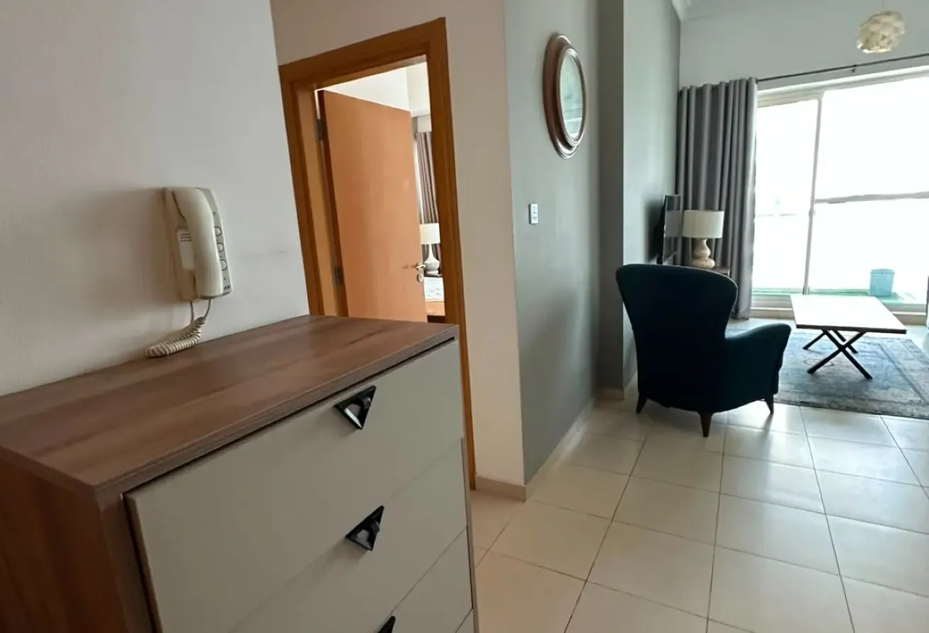 1 BR Apartment in Business Bay with Water View