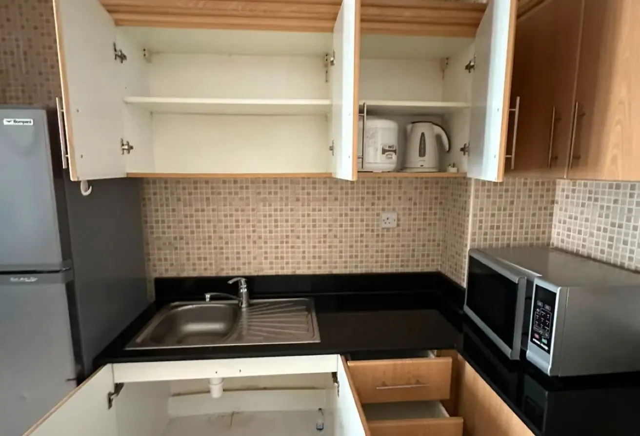 1 BR Apartment in Business Bay with Water View