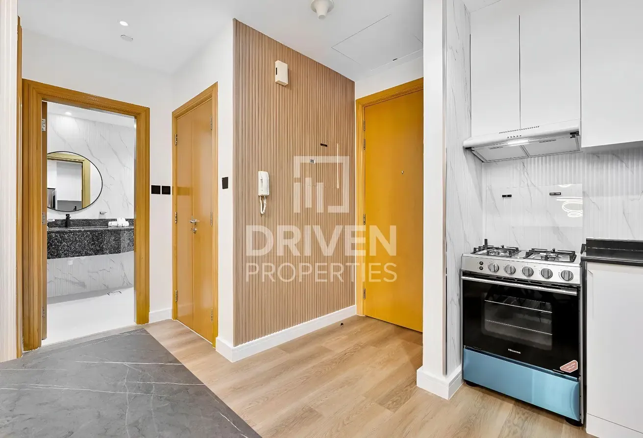 Fully Furnished and Upgraded | Modern Layout
