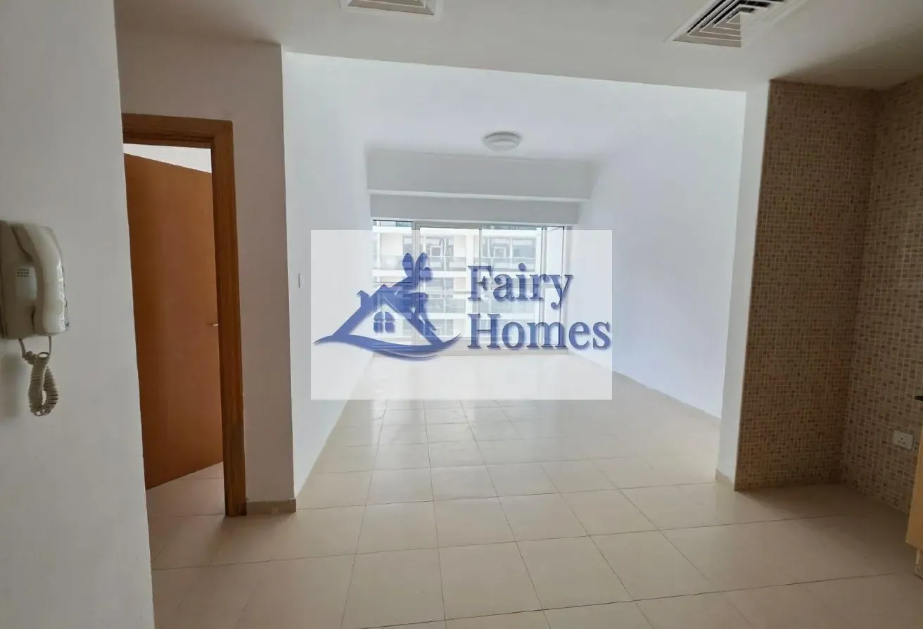 Canal View 1BR | Balcony | Mayfair Residency