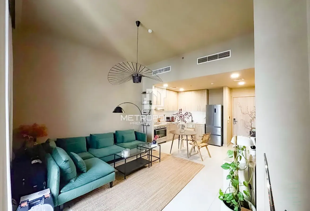 Premium Furnishing | Bright | Spacious Layout